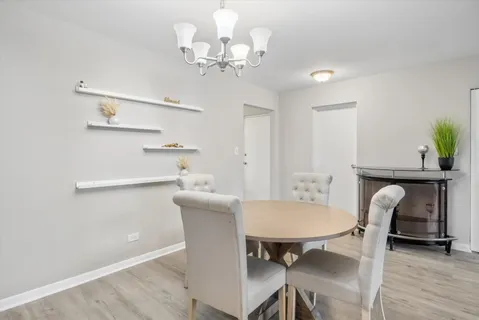 $185,000 | 10344 South Pulaski Road, Unit 304, Oak Lawn, IL 60453