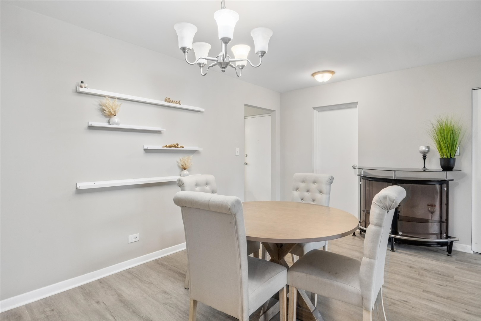 10344 South Pulaski Road, Unit 304 Oak Lawn, IL 60453 - Photo 4 of 17