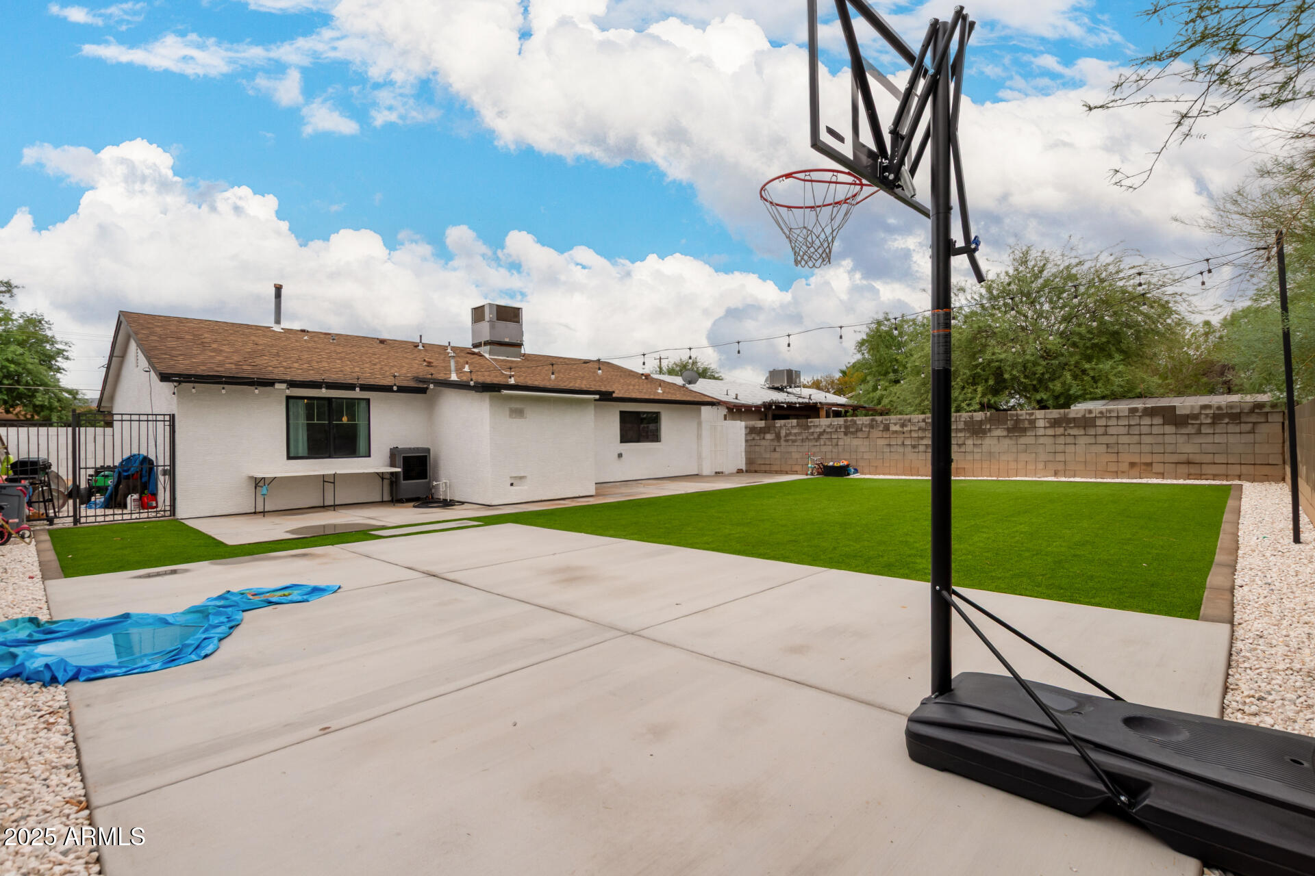 2024 West Roeser Road Phoenix, AZ 85041 - Photo 34 of 36 a house view with a garden space