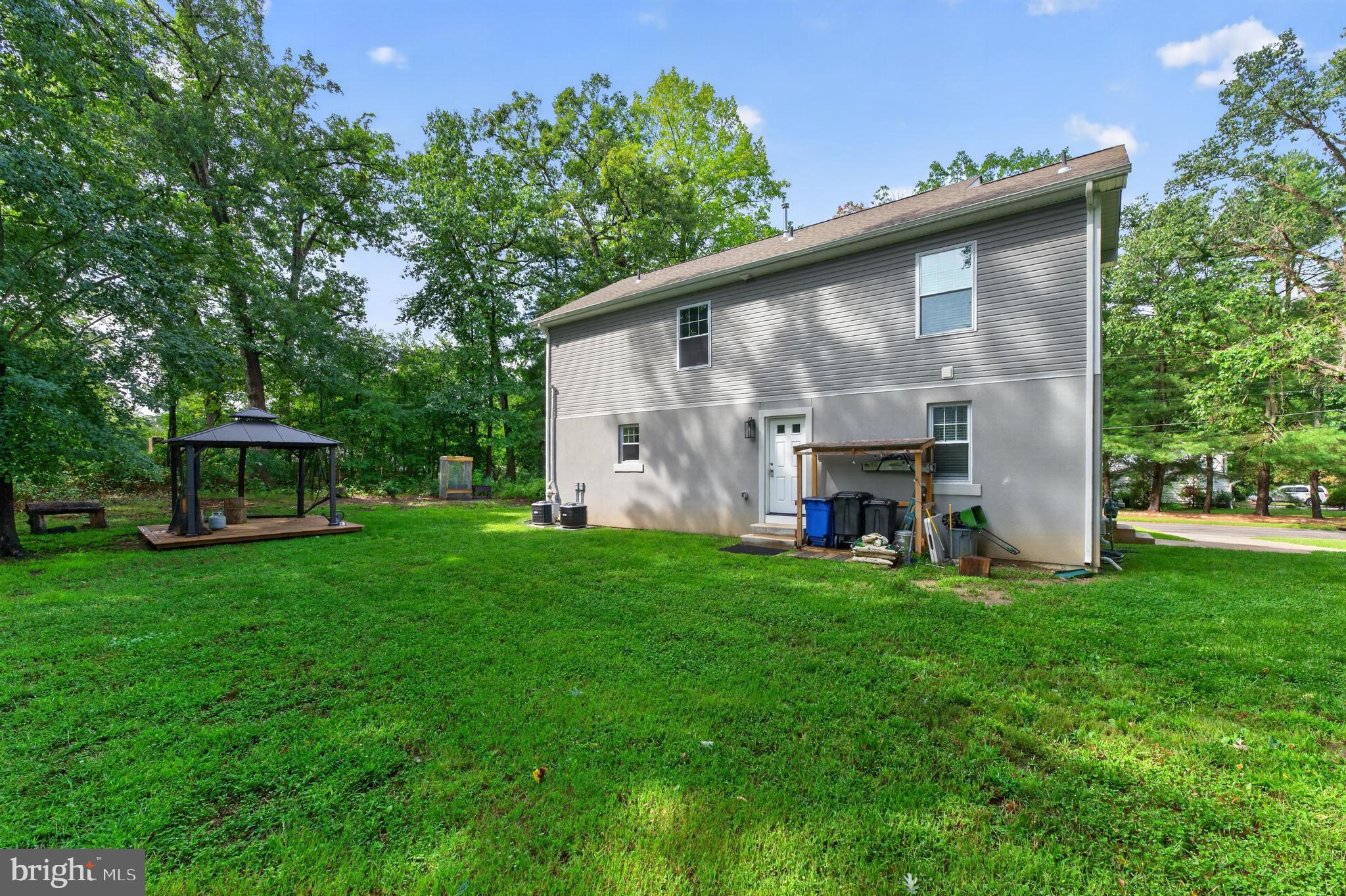 62 Higgins Avenue Clementon, NJ 08021 - Photo 19 of 20 Room for a pool, grill, yard games