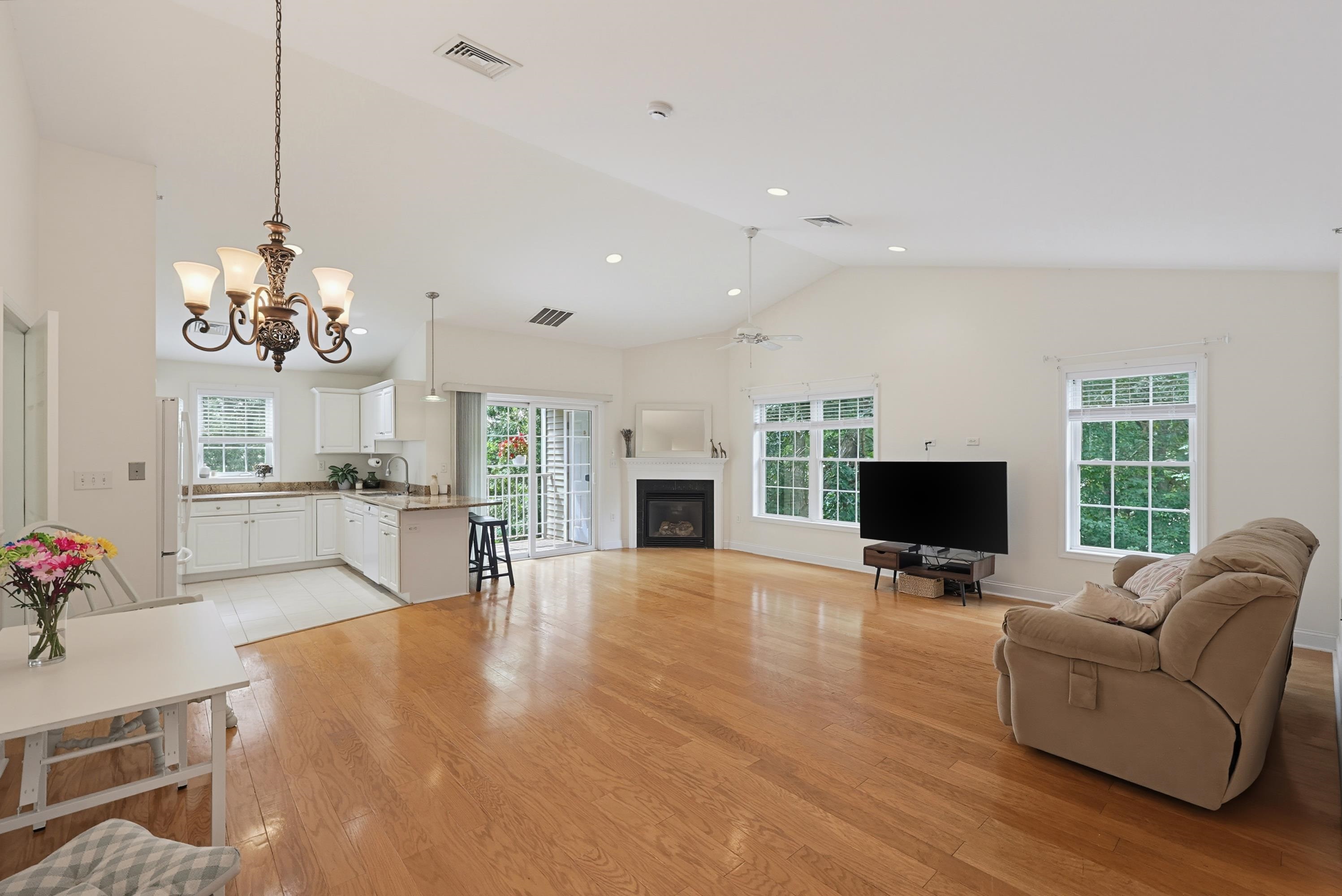 59 Cluff Road, Unit 52 Salem, NH 03079 - Photo 5 of 29 Gallery Image 5