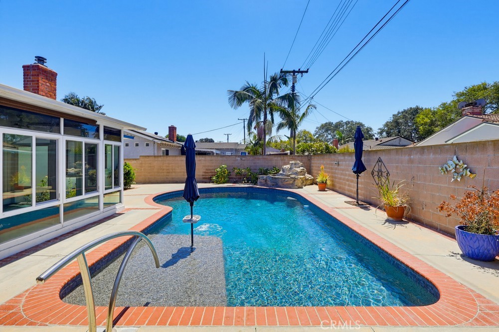 861 East Roxanne Way Long Beach, CA 90815 - Photo 36 of 44 Gallery Image 36