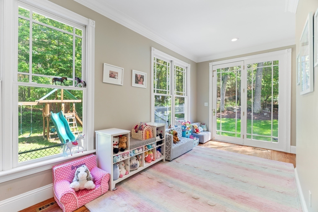 26 Woodridge Road Dover, MA 02030 - Photo 15 of 30