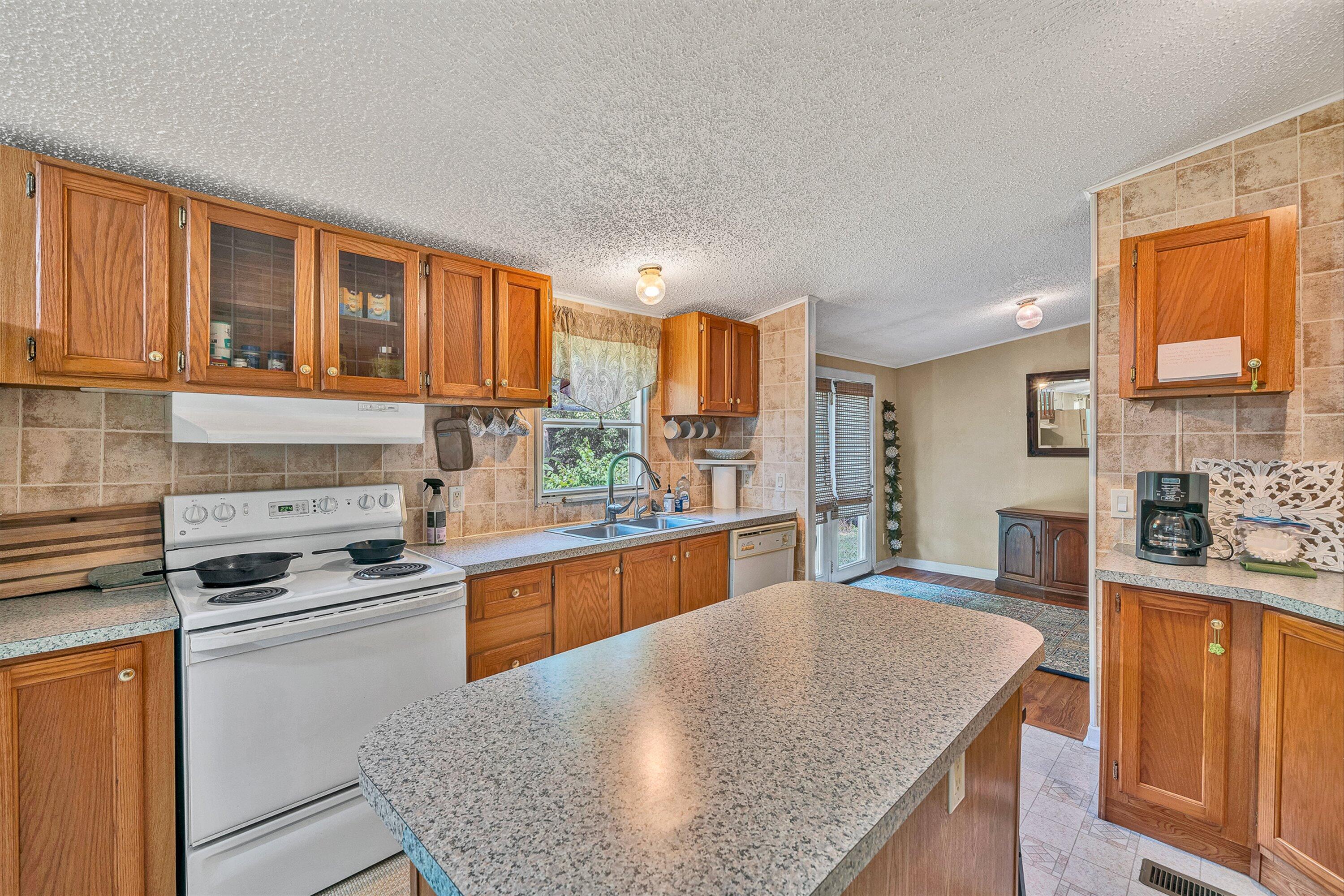 2316 Ridge Road Roanoke, VA 24014 - Photo 12 of 30 12-VM-09017