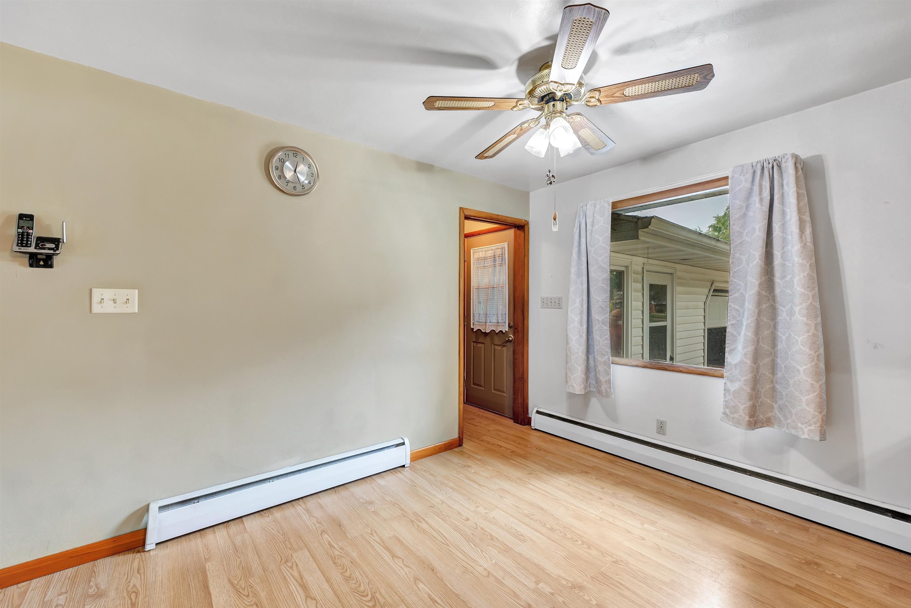 427 Apollo Way De Pere, WI 54115 - Photo 5 of 32 Gallery Image 5