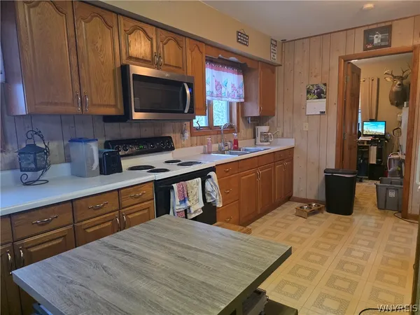 $174,900 | 4202 Shelby Basin Road, Shelby, NY 14103