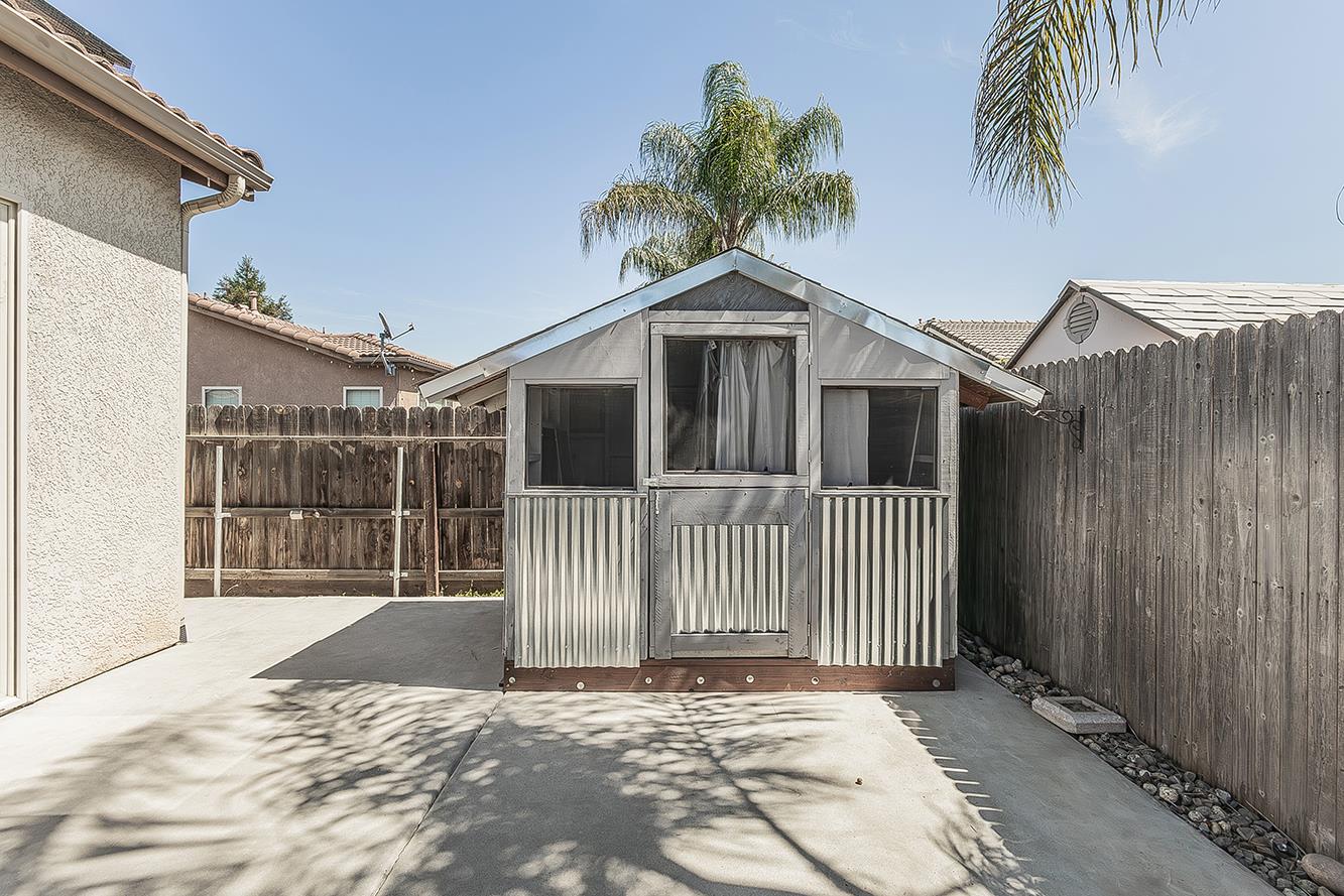 7357 East Redlands Avenue Fresno, CA 93737 - Photo 50 of 59 Custom-built she-shed