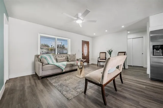 $385,000 | 66 Lake Shore Drive, Palm Harbor, FL 34684