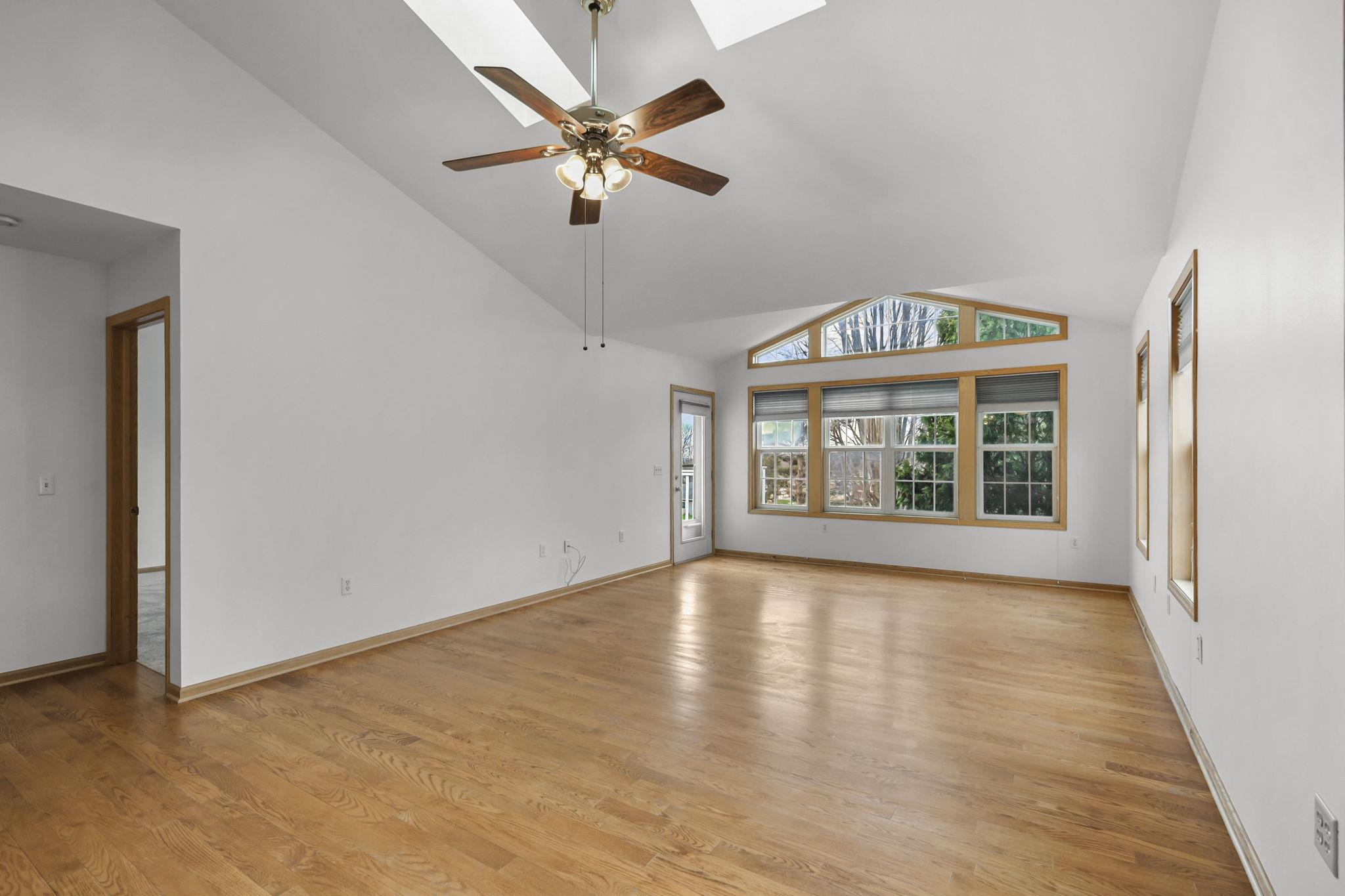 6309 Kilpatrick Lane Madison, WI 53718 - Photo 4 of 40