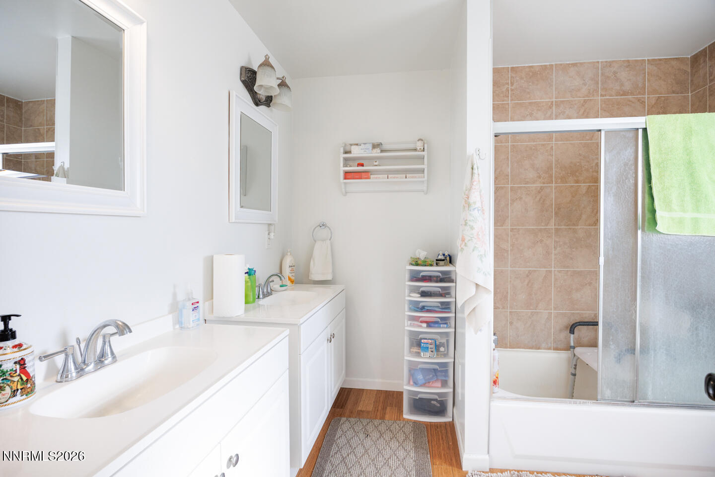 2885 Dallas Drive Fallon, NV 89406 - Photo 14 of 27 a bathroom with a sink a bathtub and a sink