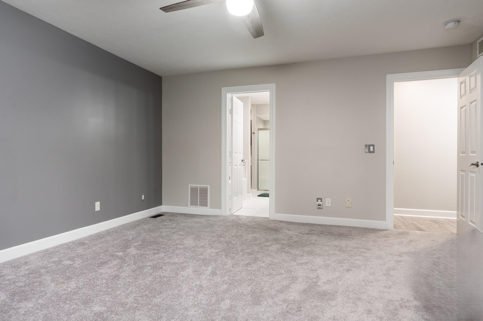 664 Elberon Way Roscoe, IL 61073 - Photo 28 of 63 an empty room with a bathroom