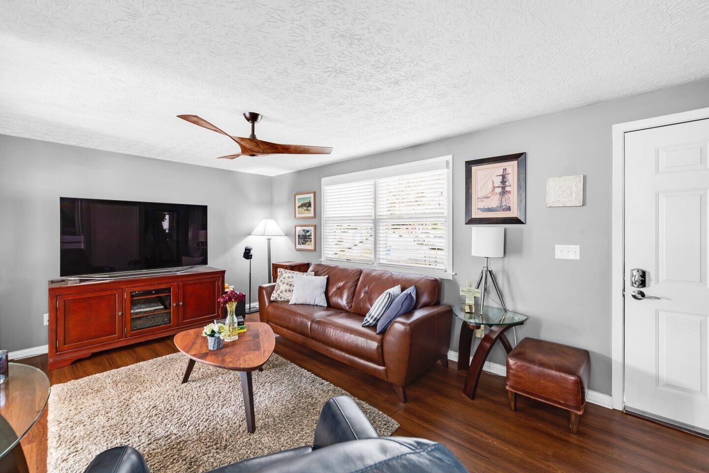 8695 Ripton Drive Powell, OH 43065 - Photo 9 of 39 026-8695RiptonDrive-Powell-OH-43065-SMAL