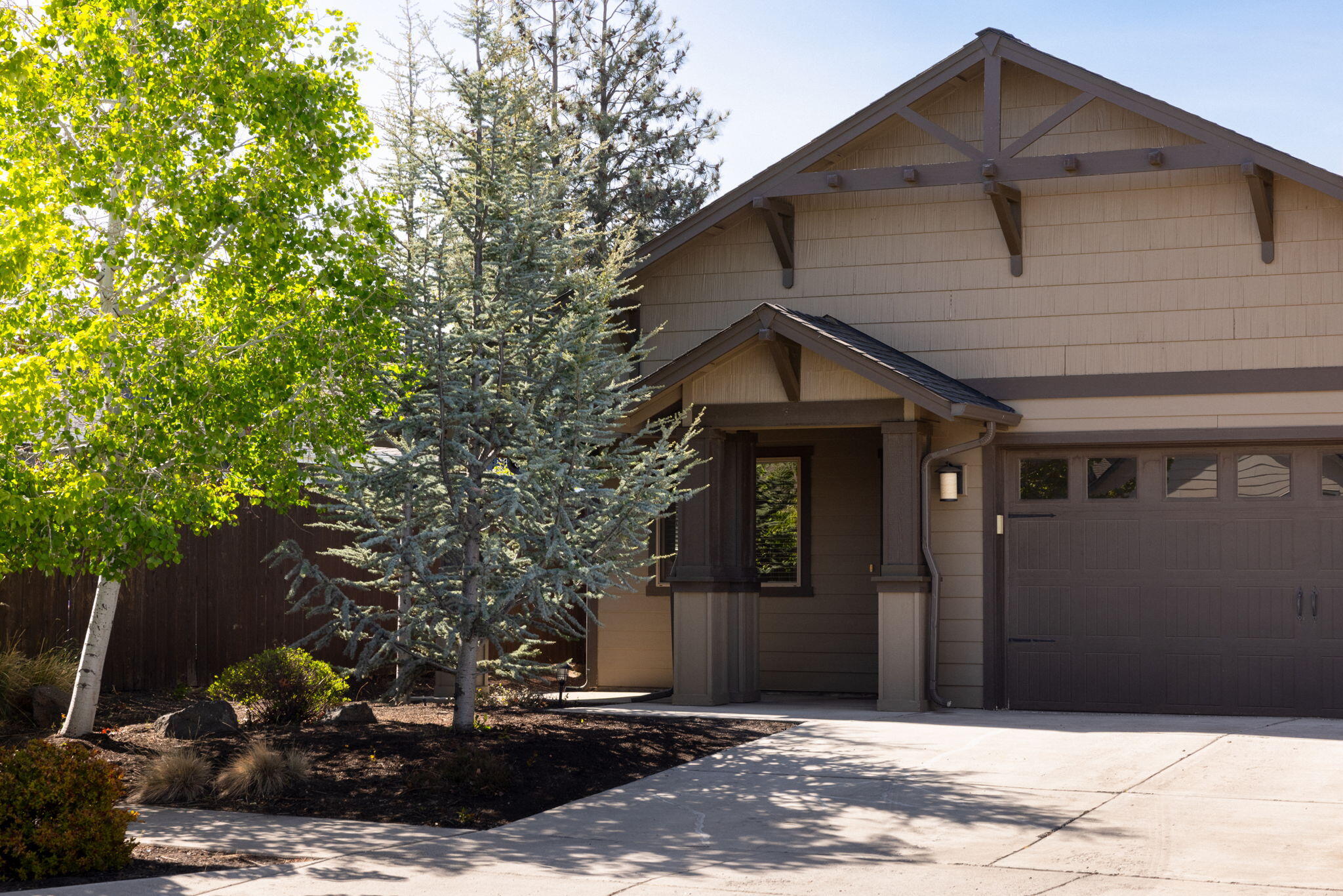 21189 Capella Place Bend, OR 97702 - Photo 3 of 31