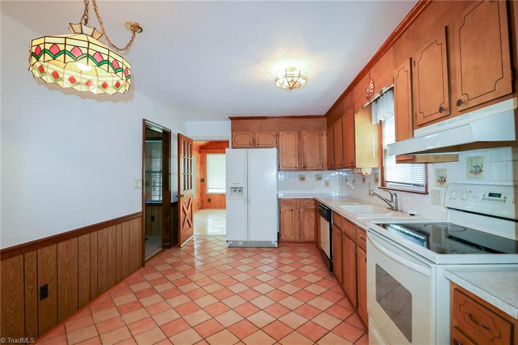 281 Barons Road Clemmons, NC 27012 - Photo 5 of 25 Kitchen