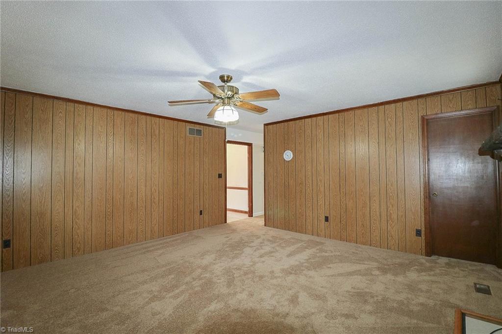 281 Barons Road Clemmons, NC 27012 - Photo 8 of 25 Living Room