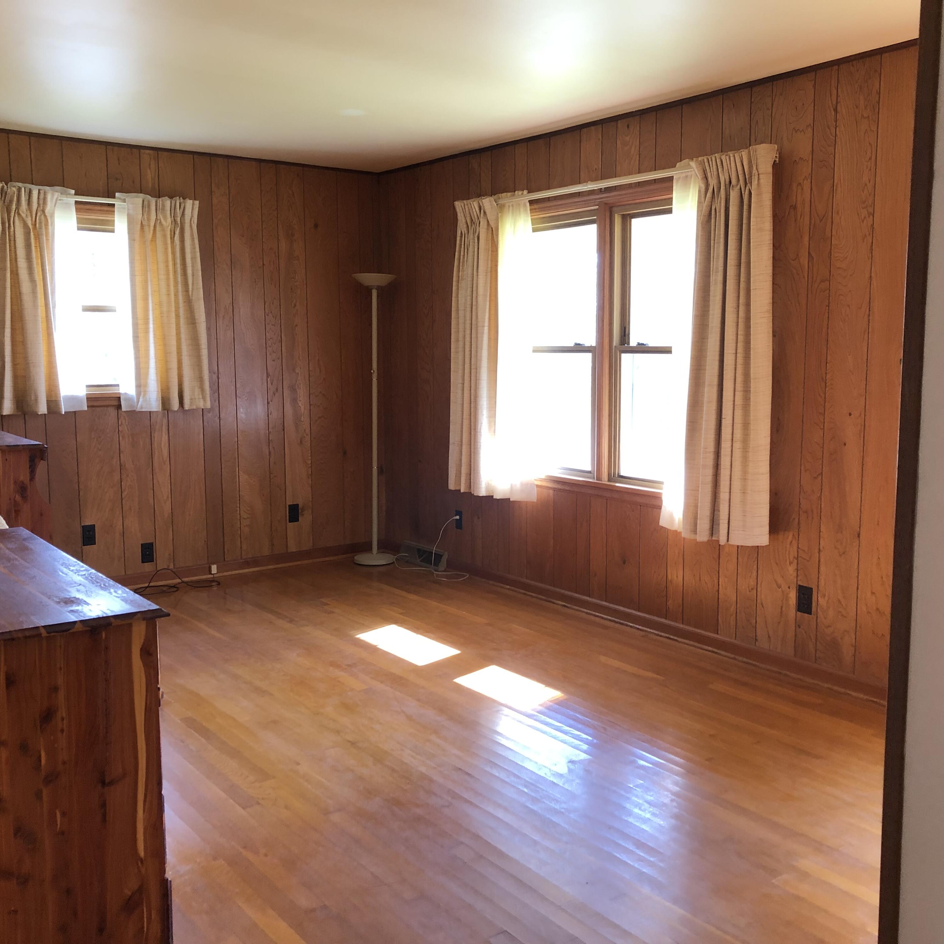 913 Dunbrack Road Covington, VA 24426 - Photo 8 of 18 Living Room