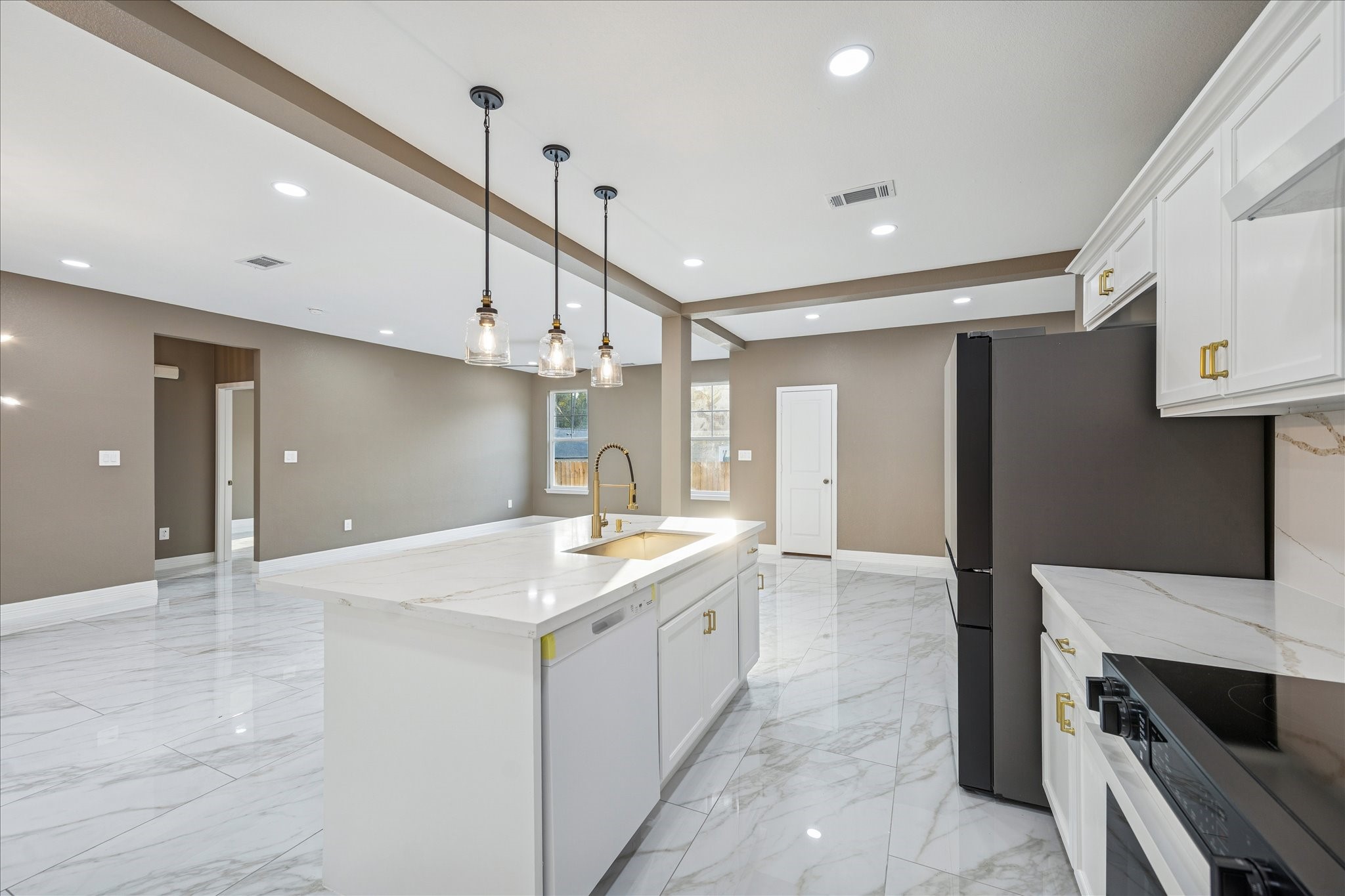 3026 Comanche Willis, TX 77378 - Photo 4 of 34 Kitchen