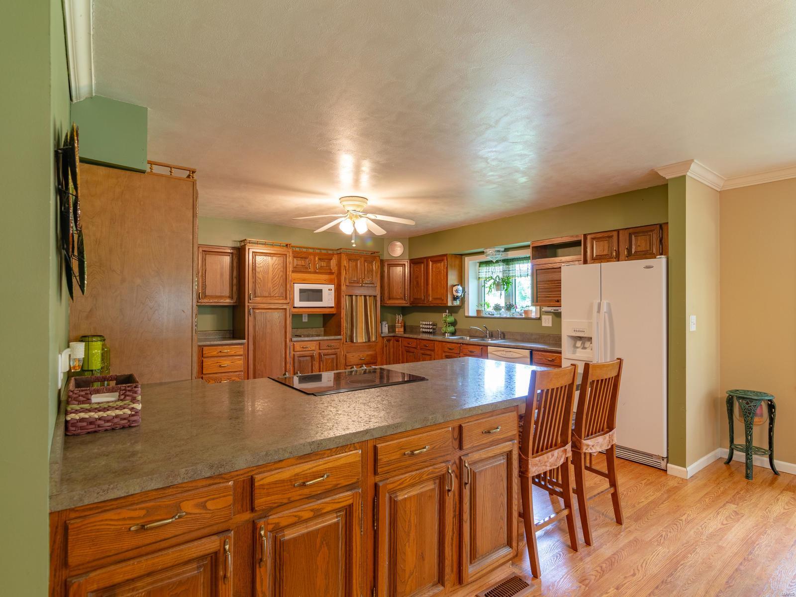 10015 Bauer Road St. Louis, MO 63128 - Photo 8 of 27 Gallery Image 8