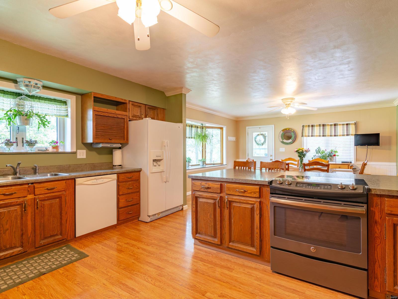 10015 Bauer Road St. Louis, MO 63128 - Photo 9 of 27 Gallery Image 9