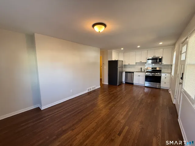 $1,995 | 38 Elmhurst Circle, West Hartford, CT 06110