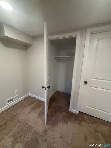 $1,995 | 38 Elmhurst Circle, West Hartford, CT 06110