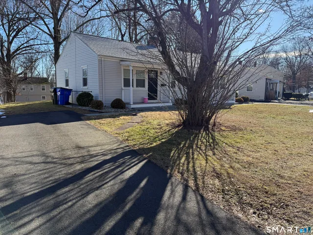 $1,995 | 38 Elmhurst Circle, West Hartford, CT 06110