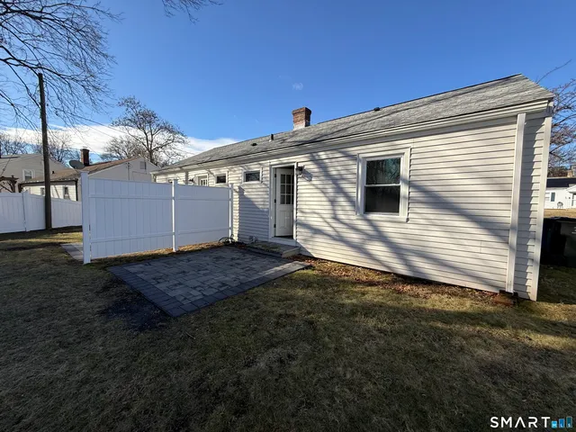 $1,995 | 38 Elmhurst Circle, West Hartford, CT 06110