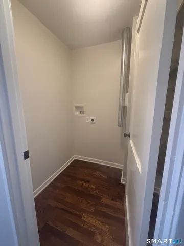 $1,995 | 38 Elmhurst Circle, West Hartford, CT 06110