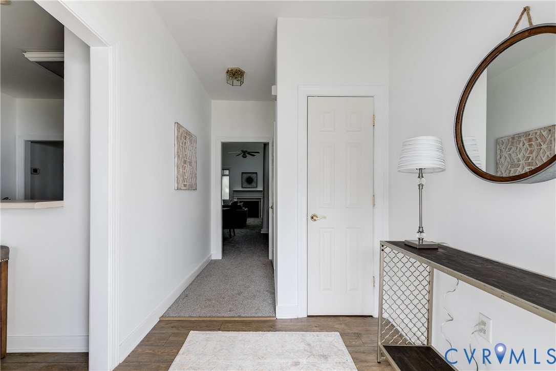 2209 Magnolia Grove Way Midlothian, VA 23113 - Photo 4 of 50 a view of room with a mirror