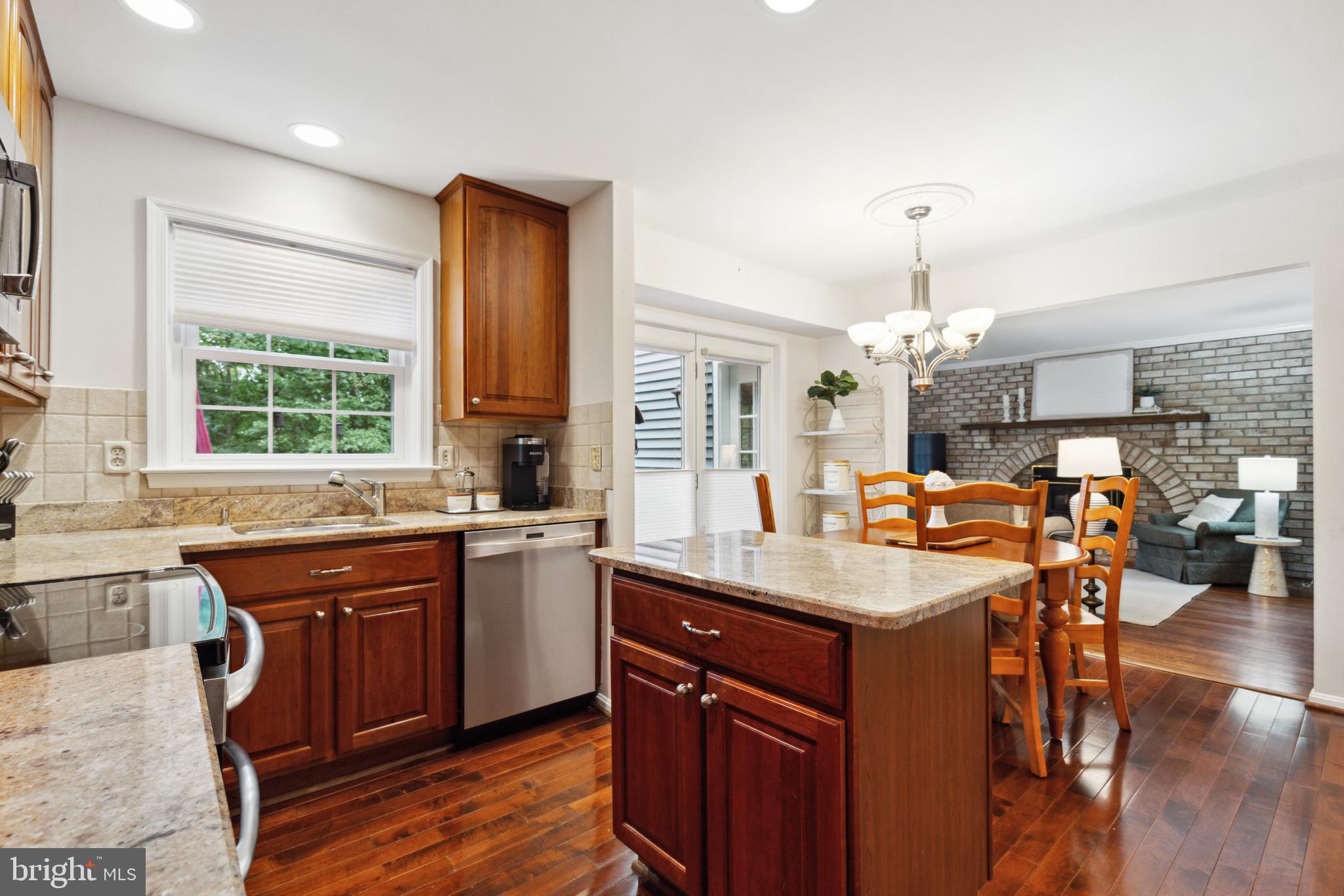 5124 Pheasant Ridge Road Fairfax, VA 22030 - Photo 12 of 53 Kitchen open to massive family room