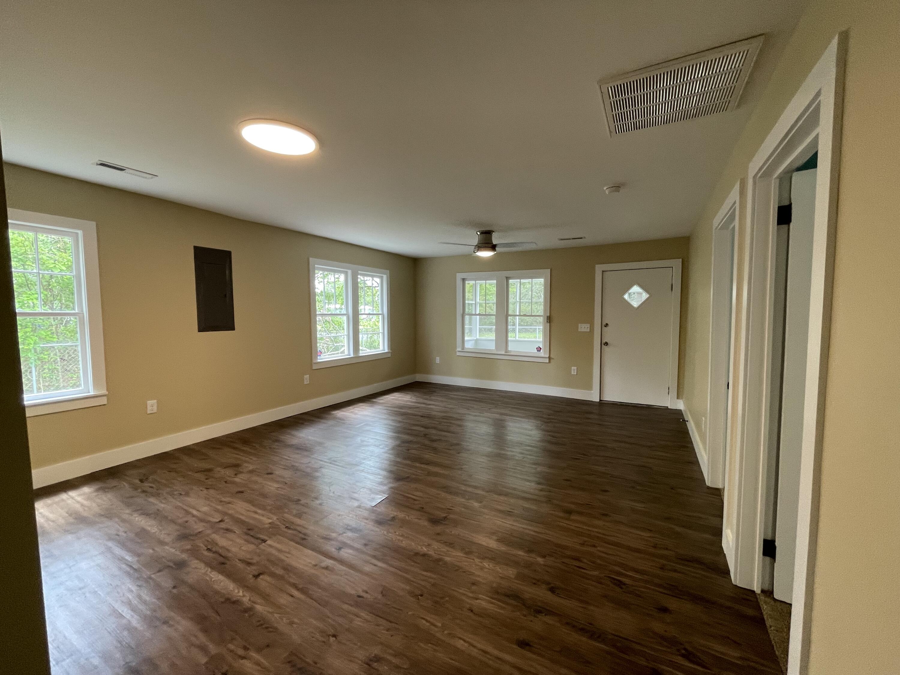 212 Hickory Street Walterboro, SC 29488 - Photo 12 of 63 212 Hickory Street