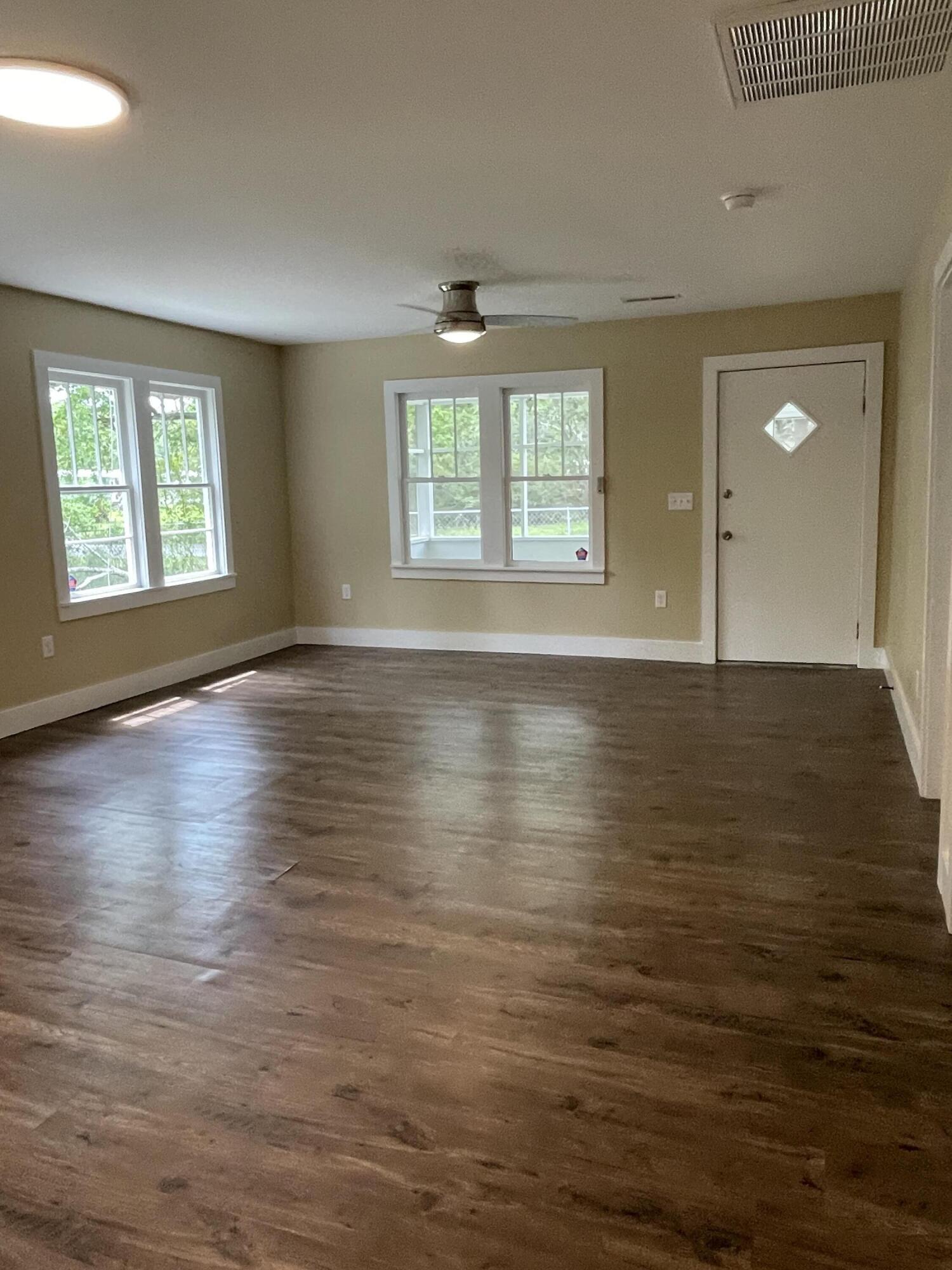 212 Hickory Street Walterboro, SC 29488 - Photo 14 of 63 212 Hickory Street