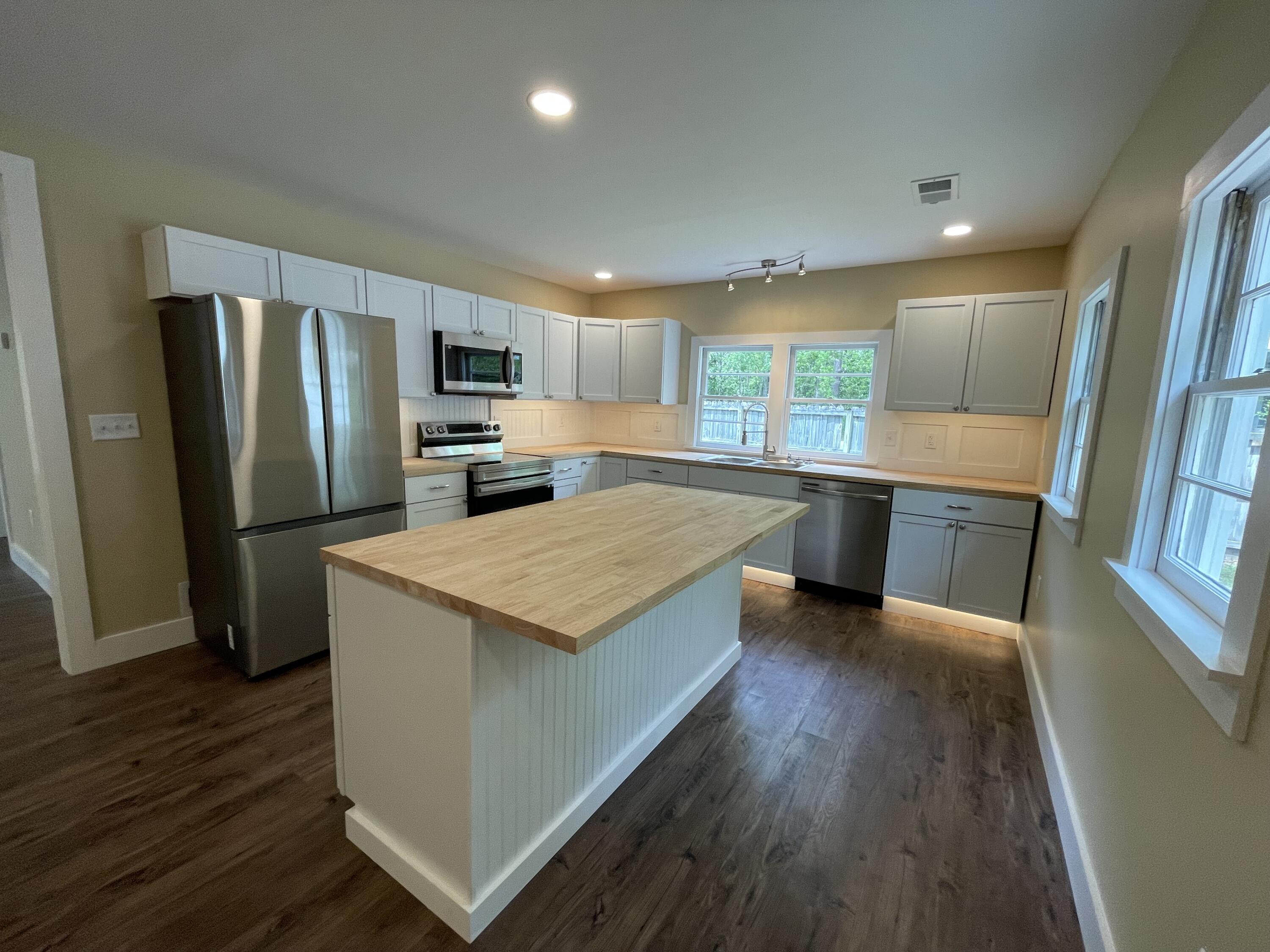 212 Hickory Street Walterboro, SC 29488 - Photo 36 of 63 212 Hickory Street
