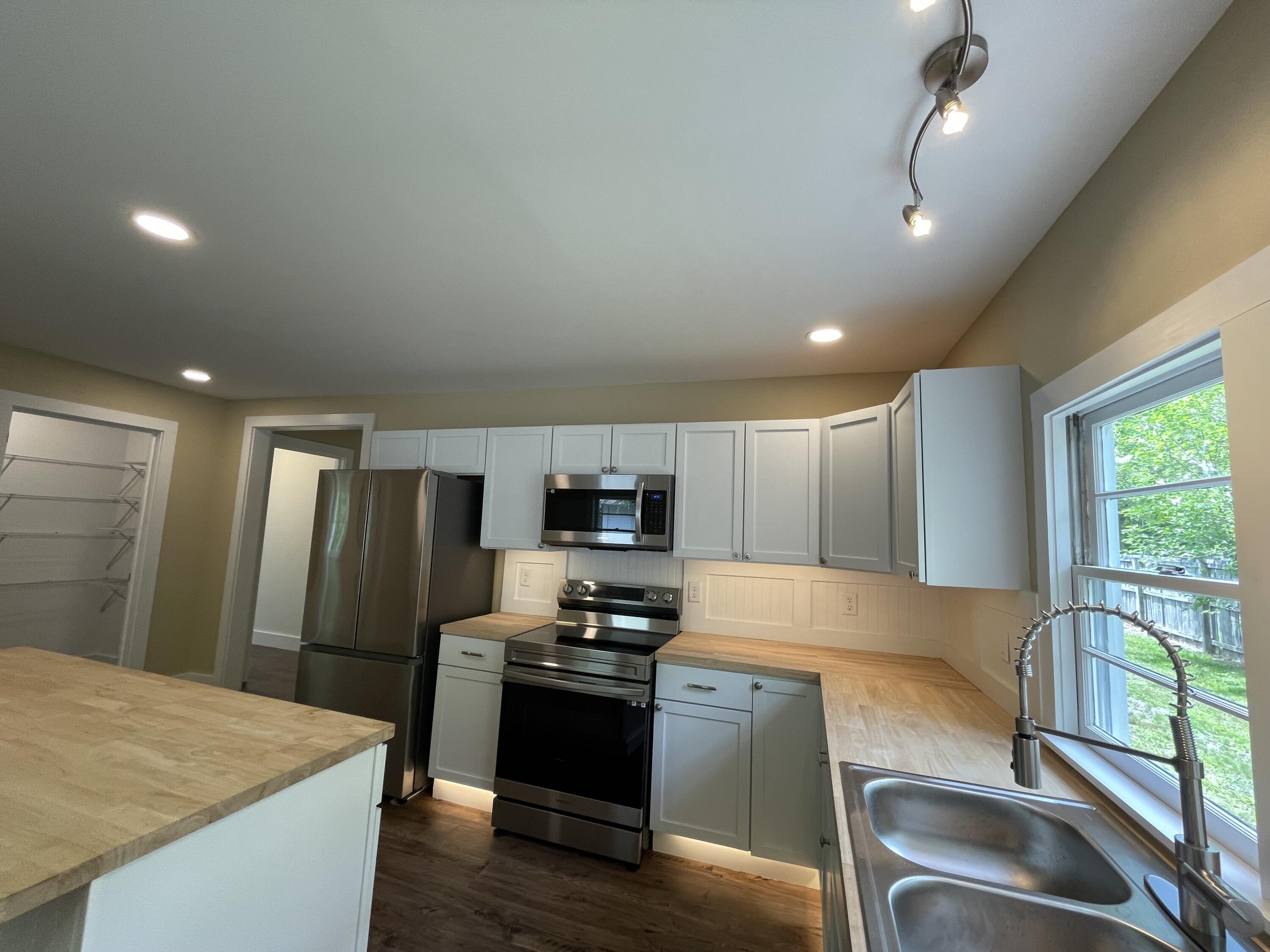 212 Hickory Street Walterboro, SC 29488 - Photo 39 of 63 212 Hickory Street