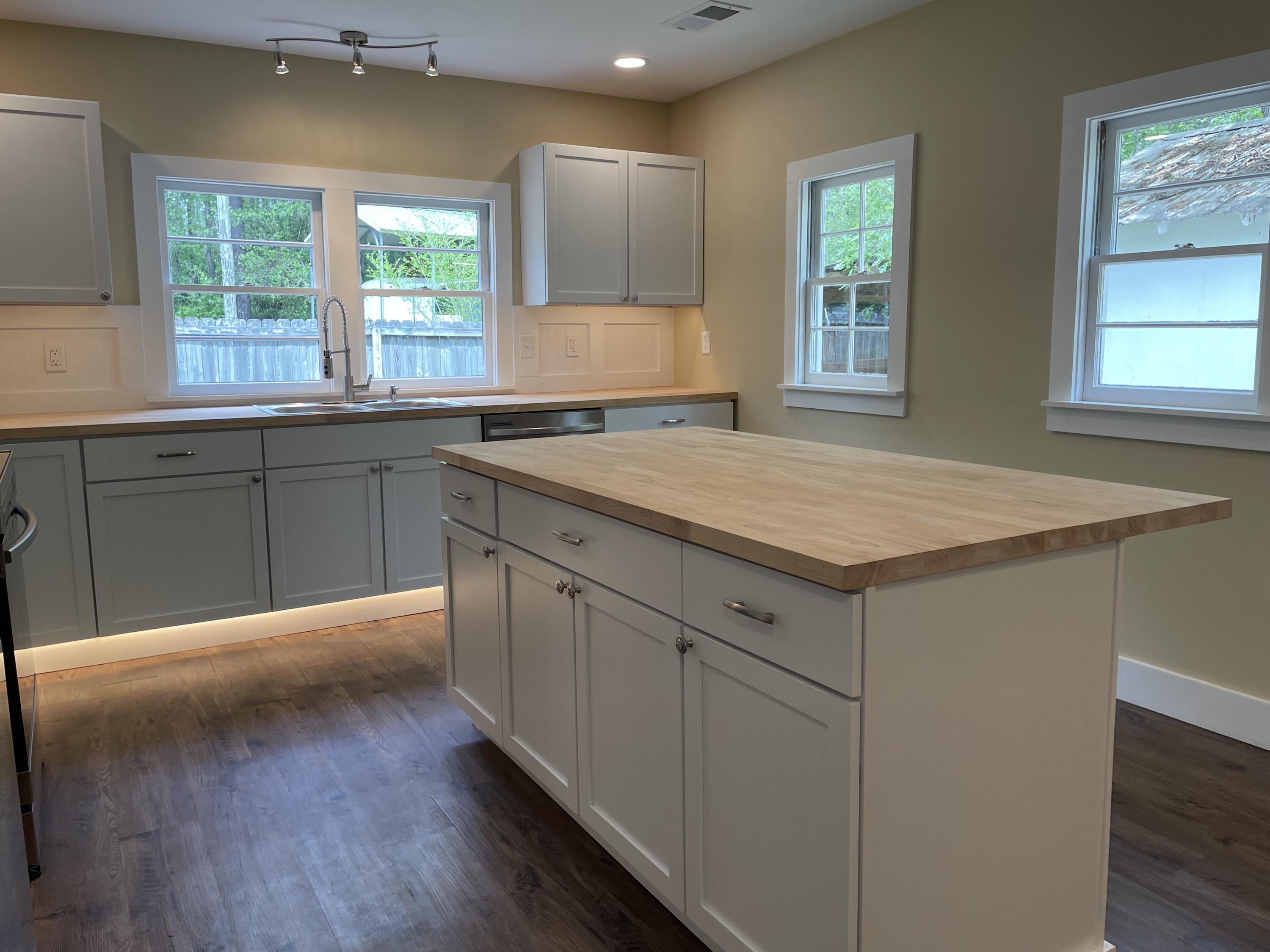 212 Hickory Street Walterboro, SC 29488 - Photo 50 of 63 212 Hickory Street