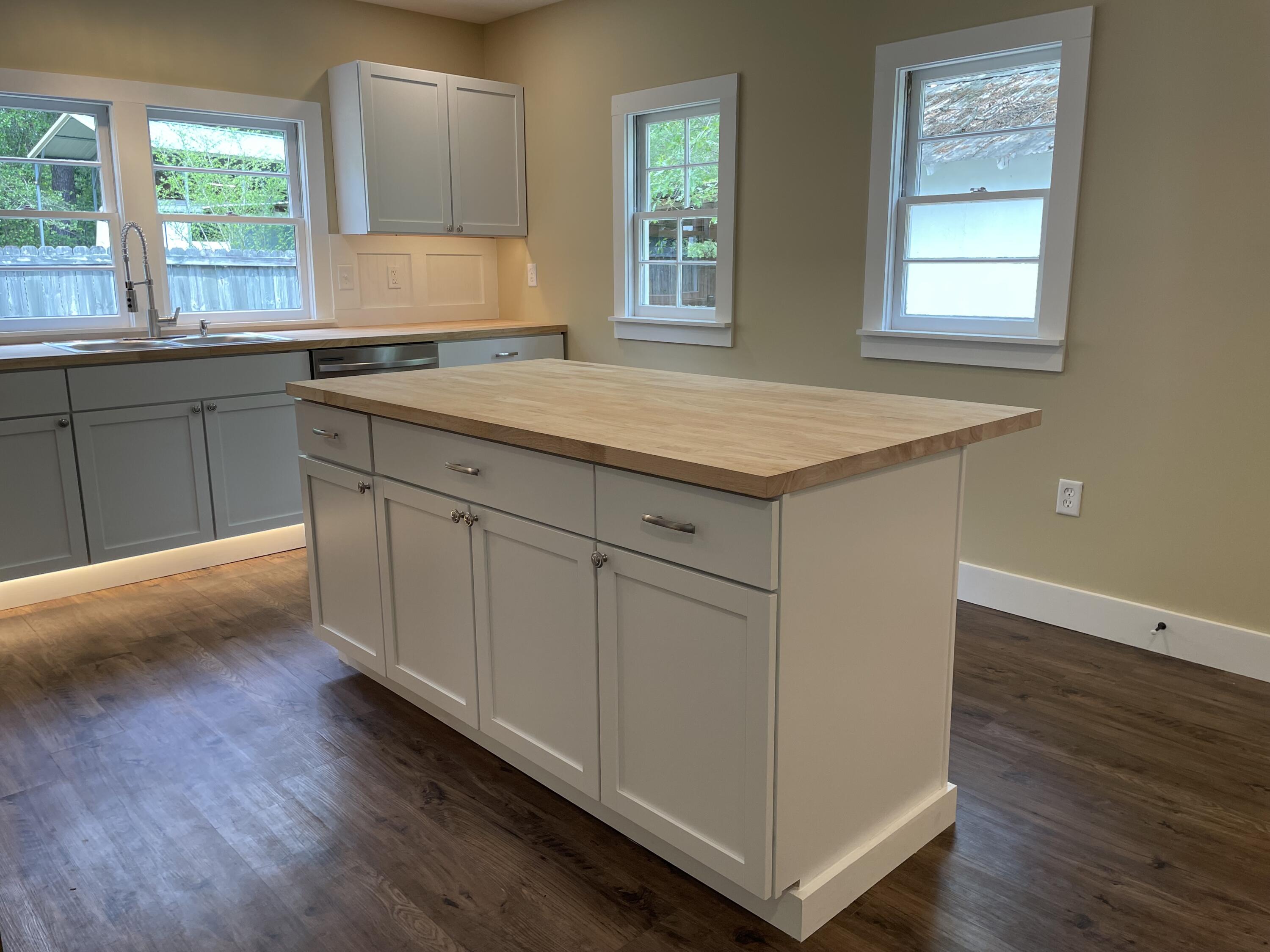 212 Hickory Street Walterboro, SC 29488 - Photo 51 of 63 212 Hickory Street