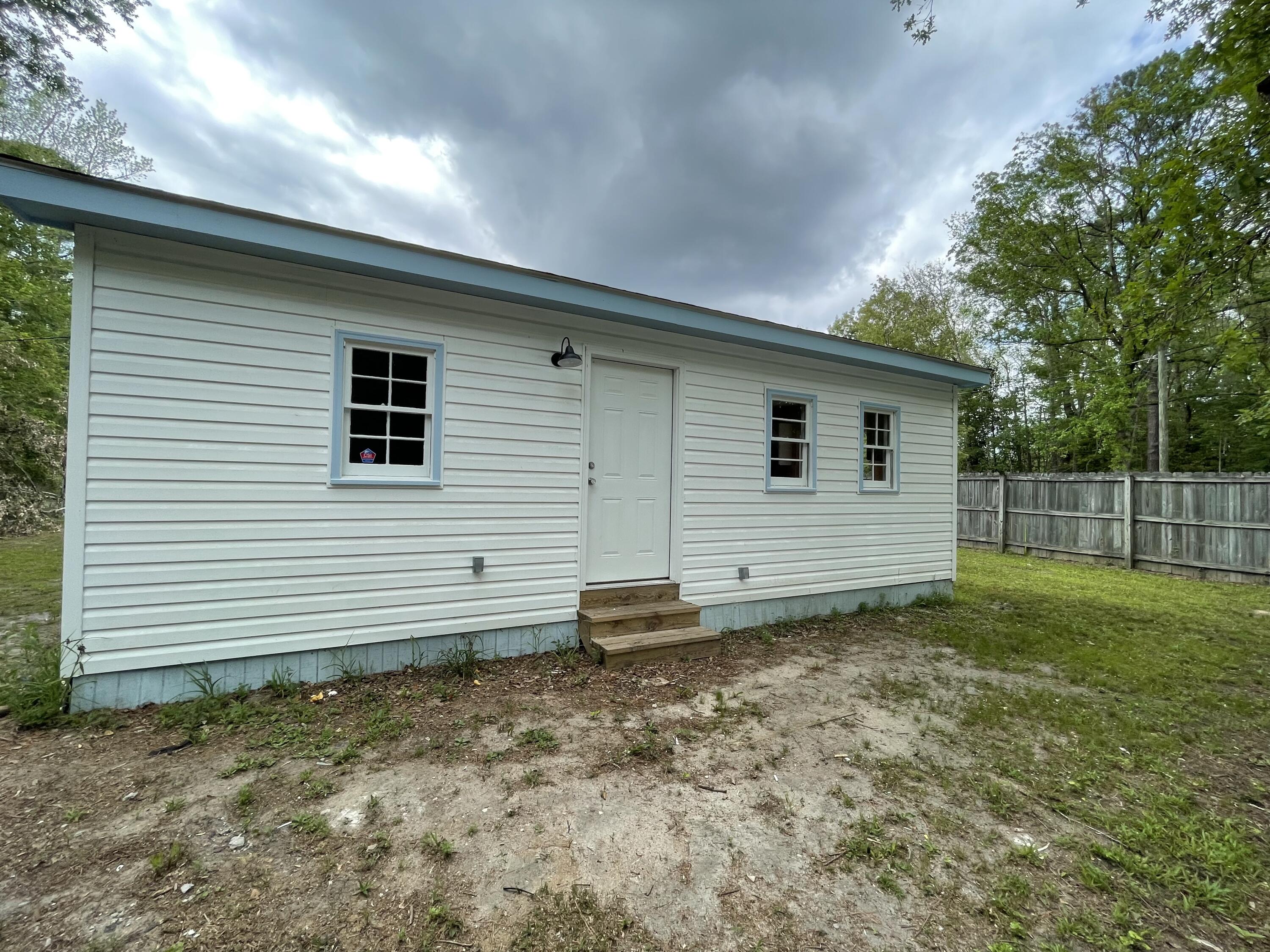 212 Hickory Street Walterboro, SC 29488 - Photo 55 of 63 212 Hickory Street
