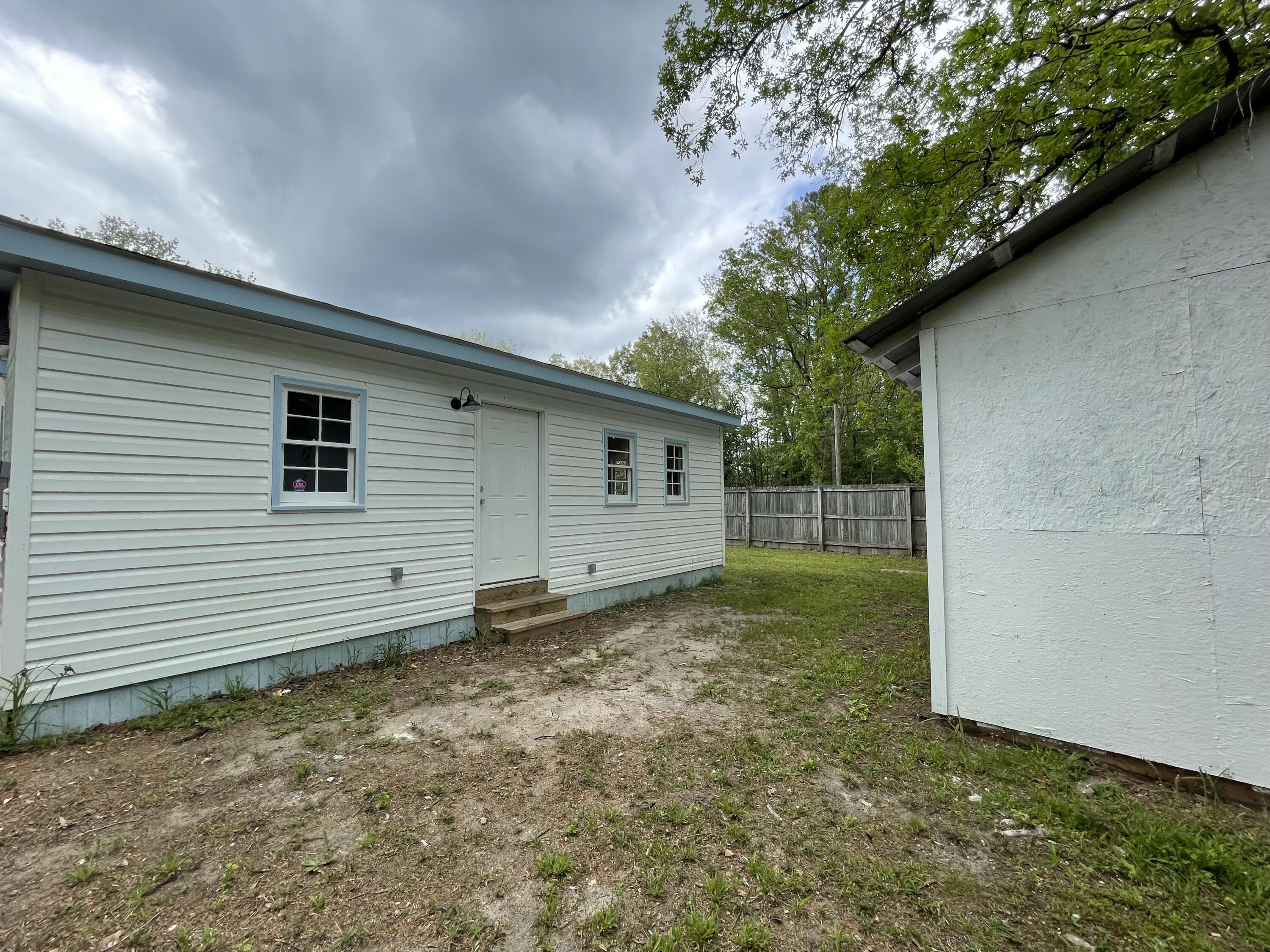 212 Hickory Street Walterboro, SC 29488 - Photo 57 of 63 212 Hickory Street