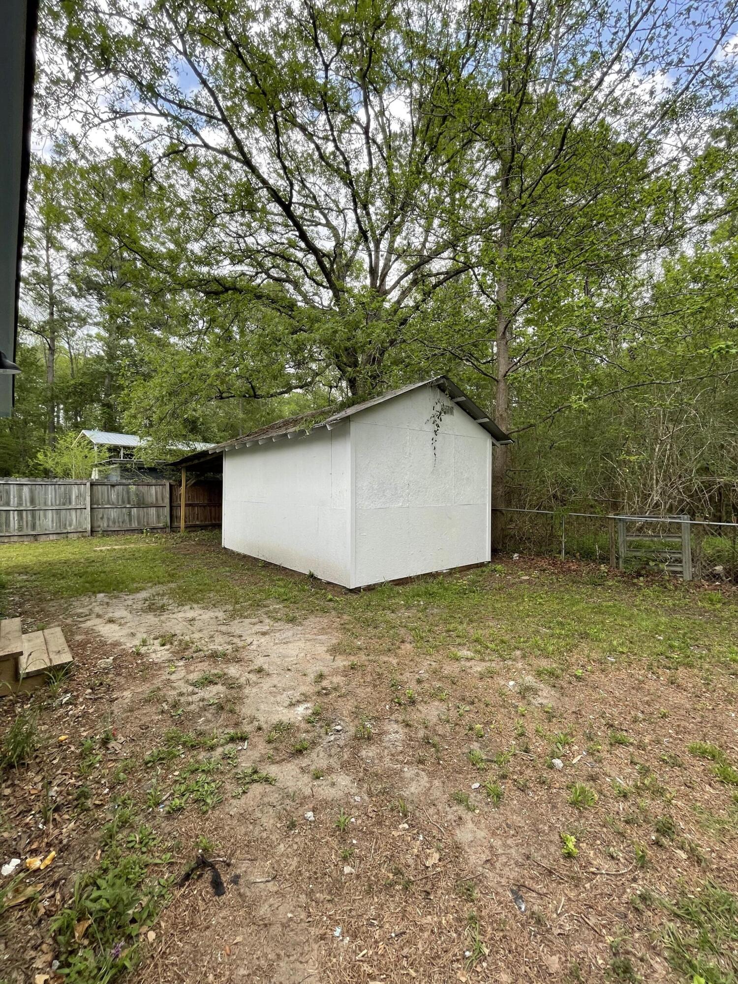 212 Hickory Street Walterboro, SC 29488 - Photo 58 of 63 212 Hickory Street
