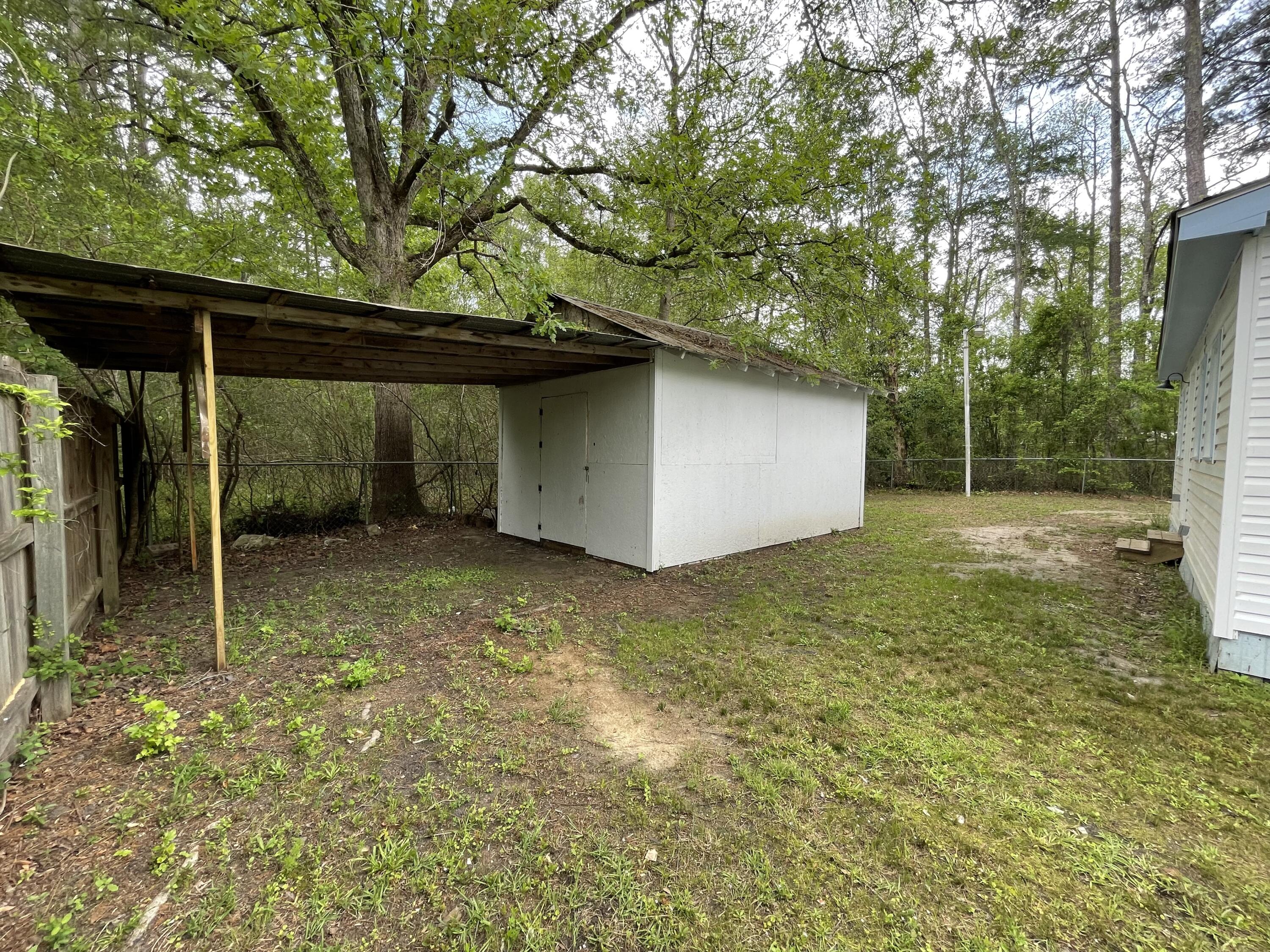 212 Hickory Street Walterboro, SC 29488 - Photo 59 of 63 212 Hickory Street