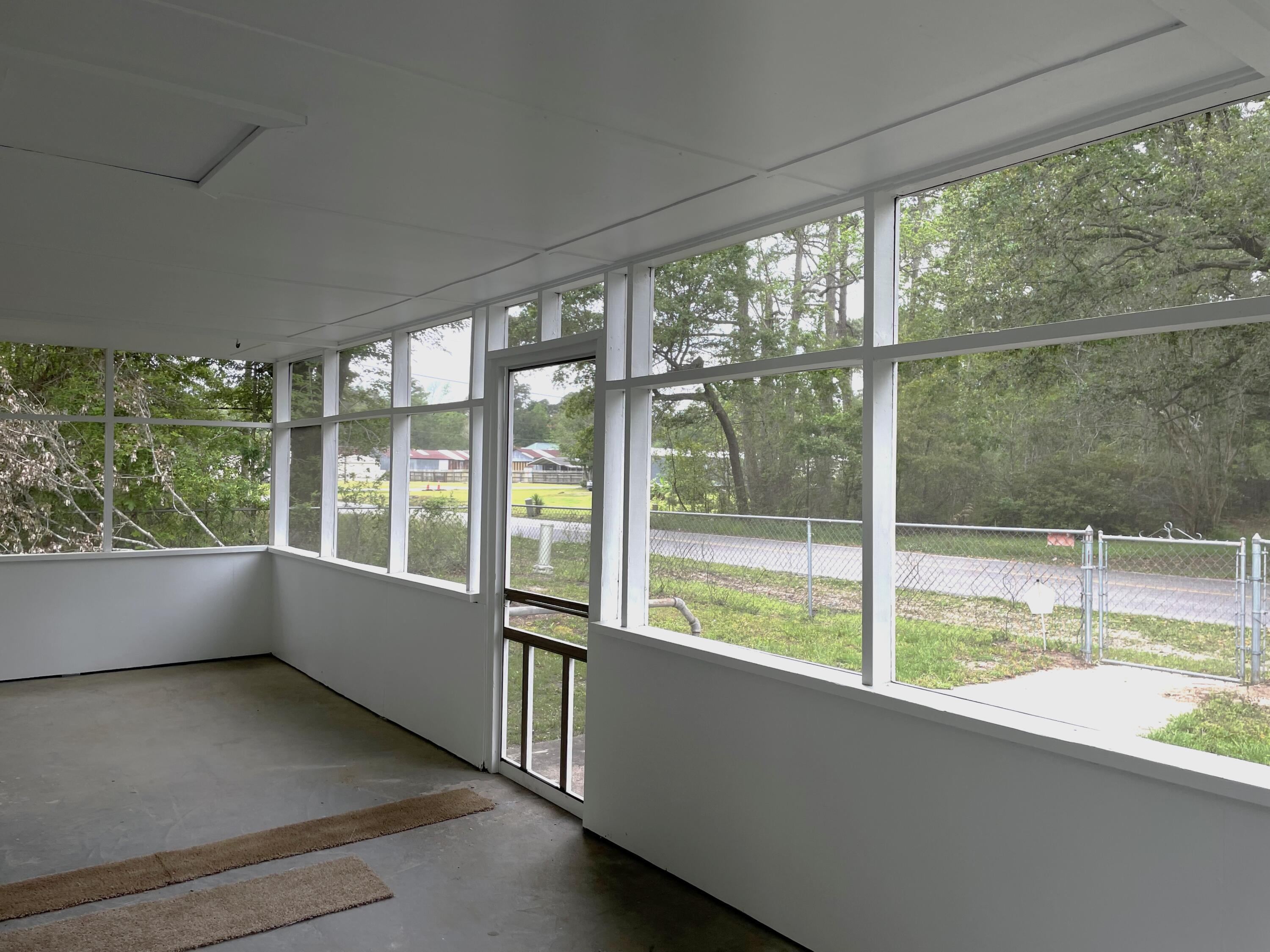 212 Hickory Street Walterboro, SC 29488 - Photo 9 of 63 212 Hickory Street