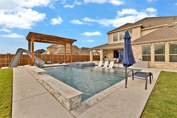 $879,900 | 330 Penrose Drive, Ovilla, TX 75154