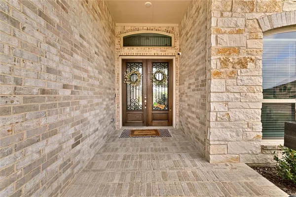 $879,900 | 330 Penrose Drive, Ovilla, TX 75154