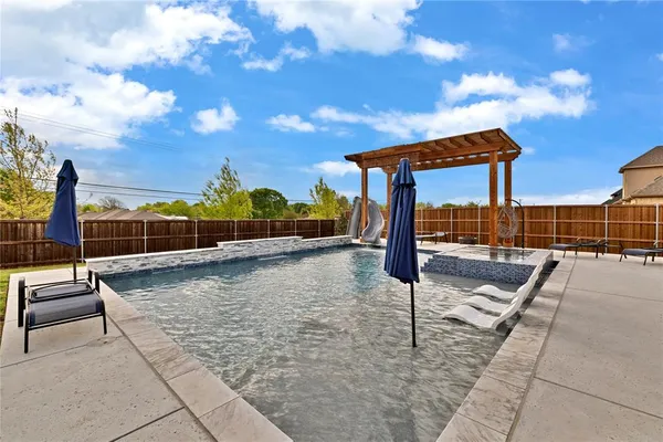 $879,900 | 330 Penrose Drive, Ovilla, TX 75154