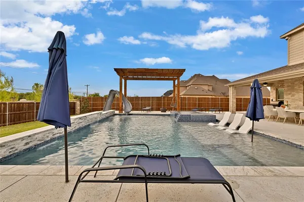 $879,900 | 330 Penrose Drive, Ovilla, TX 75154