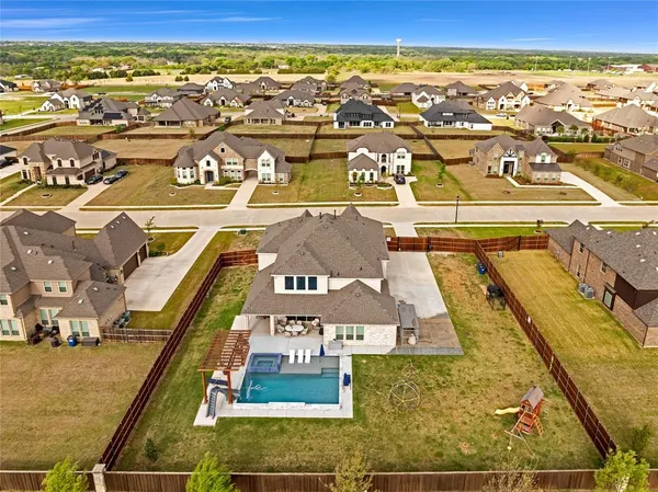 $879,900 | 330 Penrose Drive, Ovilla, TX 75154