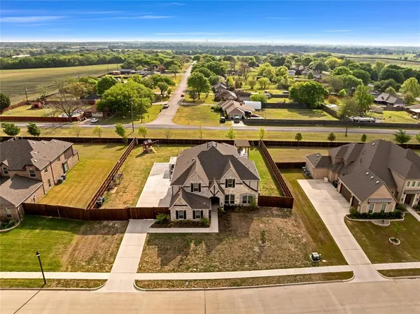 $879,900 | 330 Penrose Drive, Ovilla, TX 75154