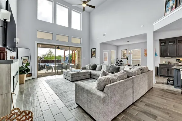 $879,900 | 330 Penrose Drive, Ovilla, TX 75154