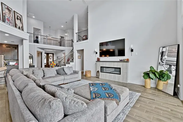 $879,900 | 330 Penrose Drive, Ovilla, TX 75154