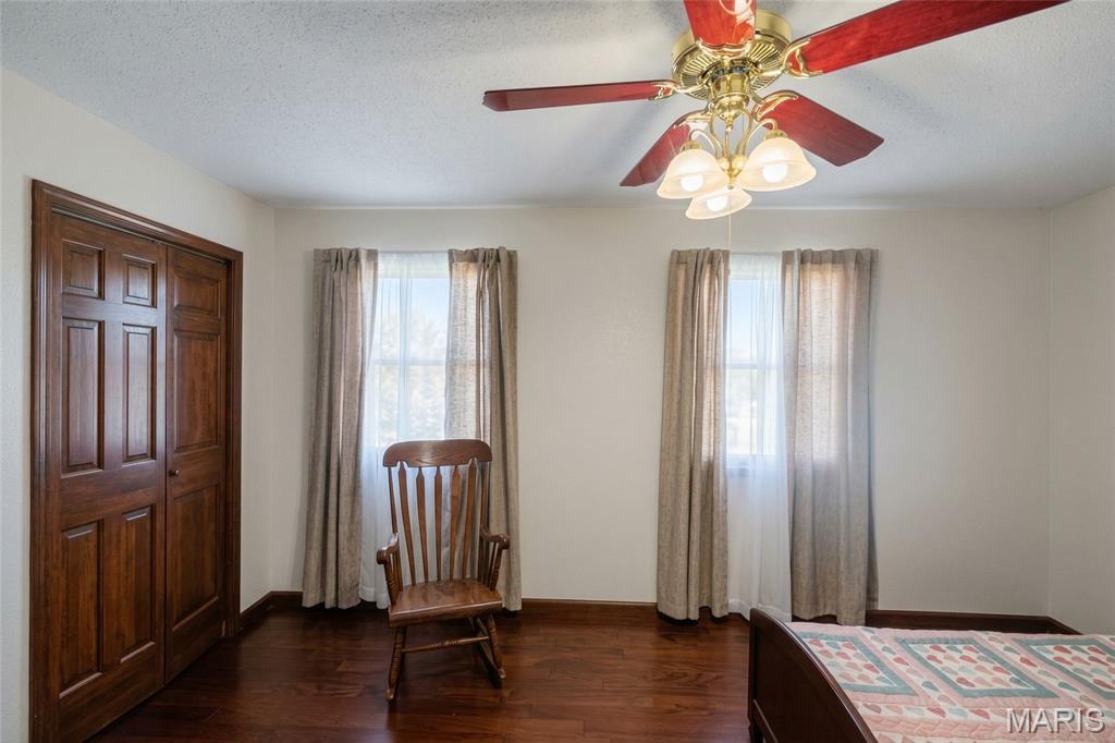 101 South Harris Street Staunton, IL 62088 - Photo 14 of 35